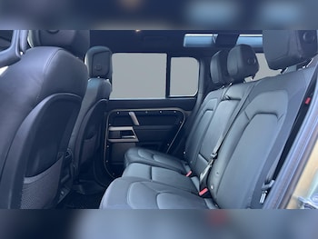 Used Land Rover Defender 2024 for sale - 77271221: Photo