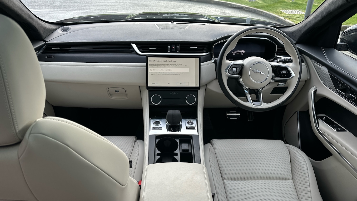 Used Jaguar F-Pace 2023 for sale - 77640467: Photo 9