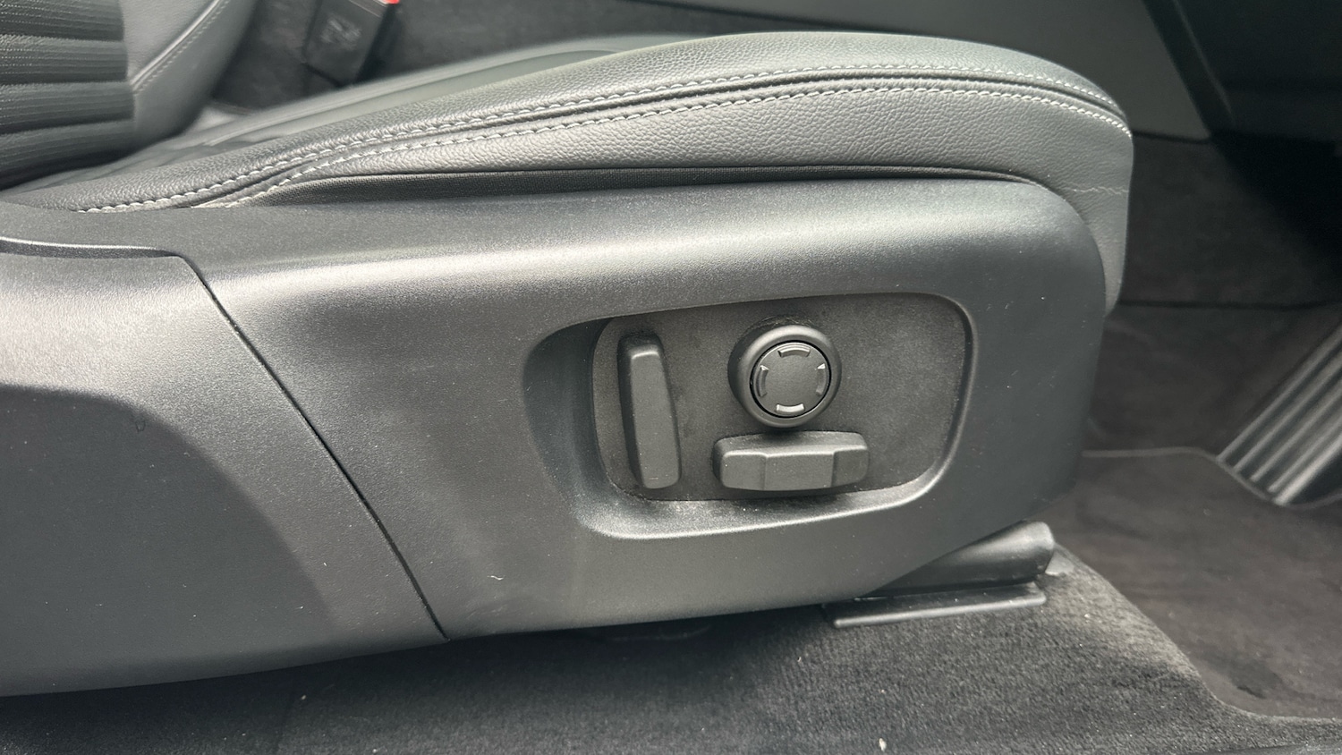 Used Land Rover Discovery Sport 2024 for sale - 77932505: Photo 31