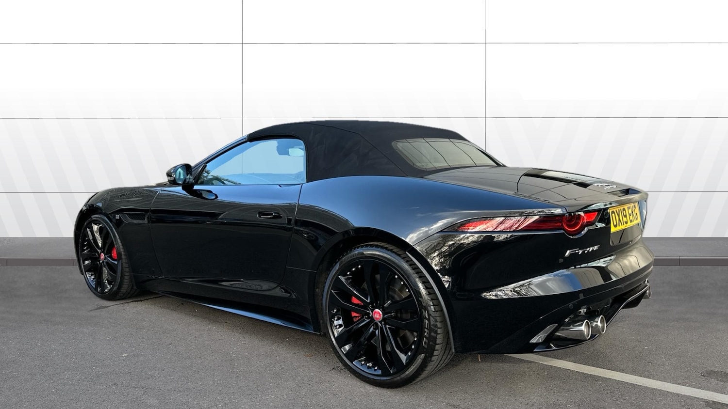 Used Jaguar F-Type 2019 for sale - 76428579: Photo 2
