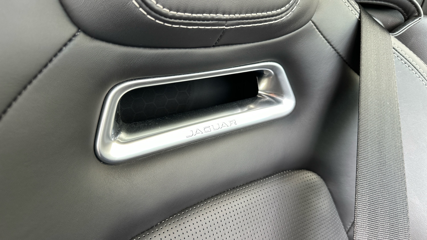 Used Jaguar F-Type 2019 for sale - 76428579: Photo 37