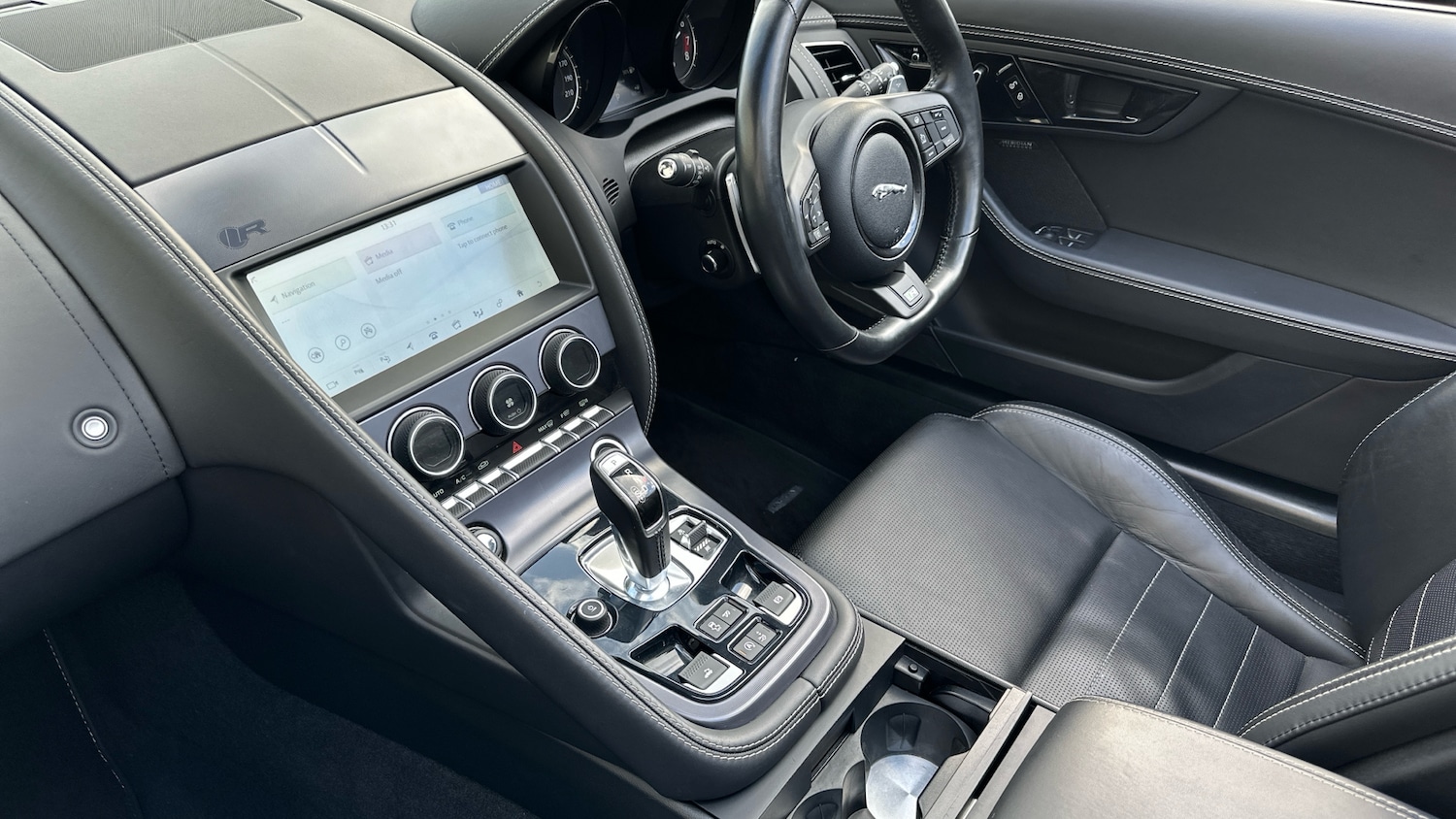 Used Jaguar F-Type 2019 for sale - 76428579: Photo 52