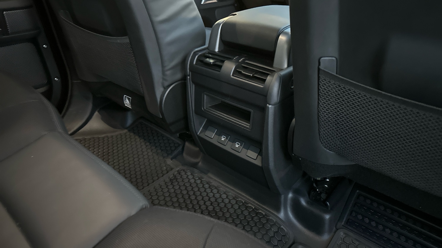 Used Land Rover Defender 2024 for sale - 76627741: Photo 18