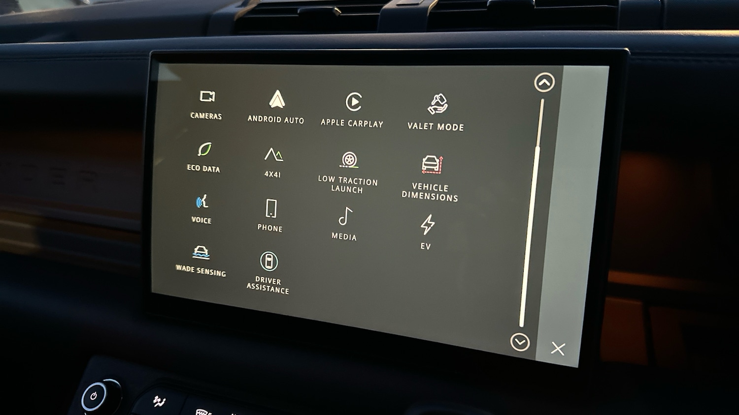 Used Land Rover Defender 2024 for sale - 76627741: Photo 24