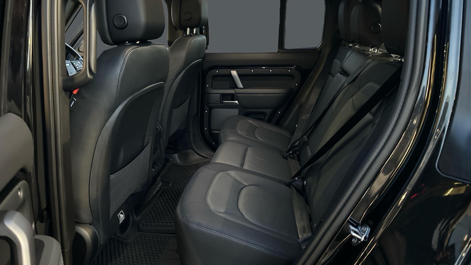 Used Land Rover Defender 2024 for sale - 76627741: Photo 4