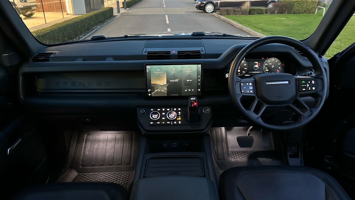 Used Land Rover Defender 2024 for sale - 76627741: Photo 9