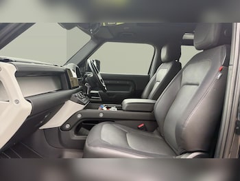 Used Land Rover Defender 2023 for sale - 78067392: Photo