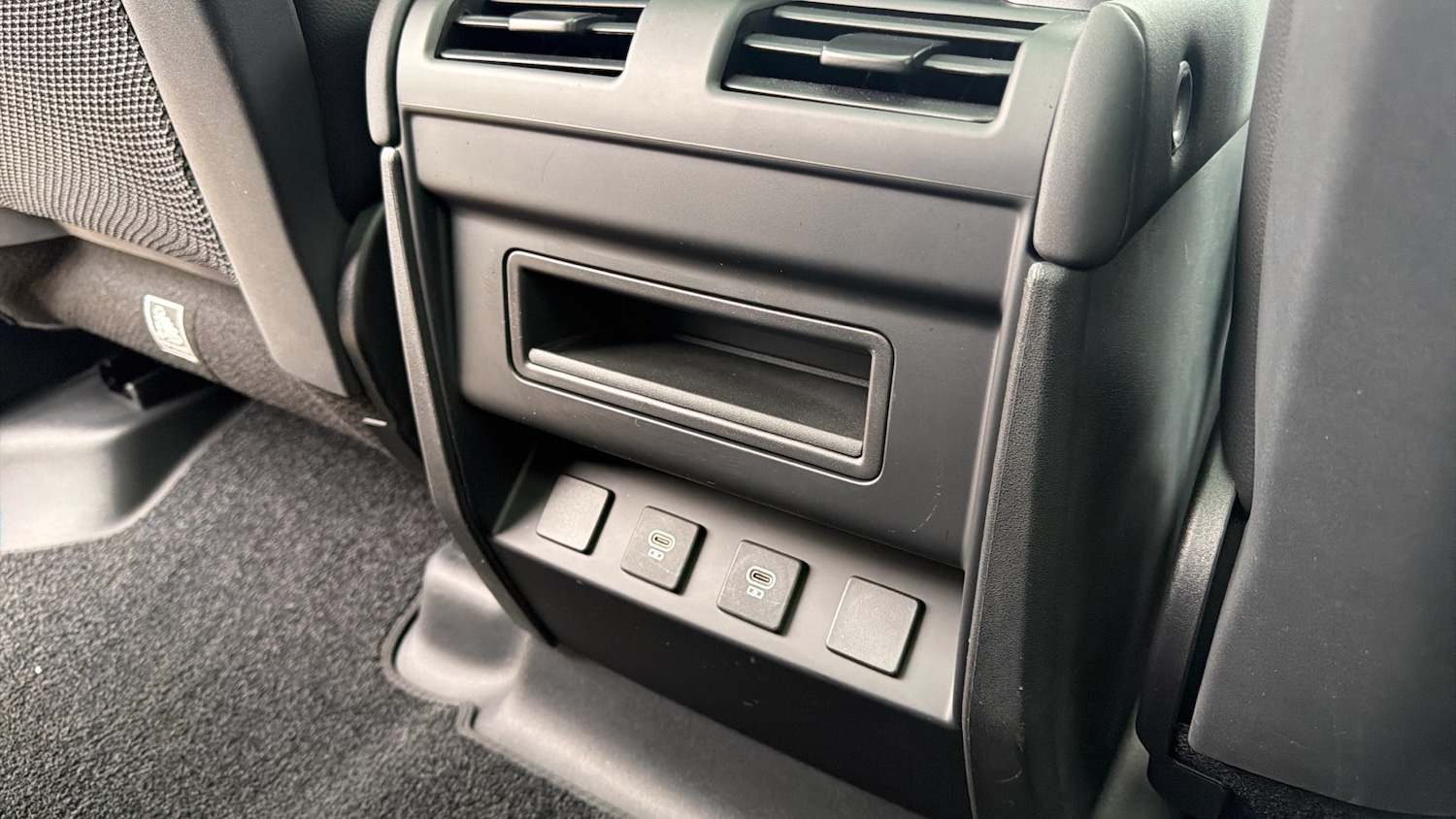 Used Land Rover Defender 2024 for sale - 78149762: Photo 18