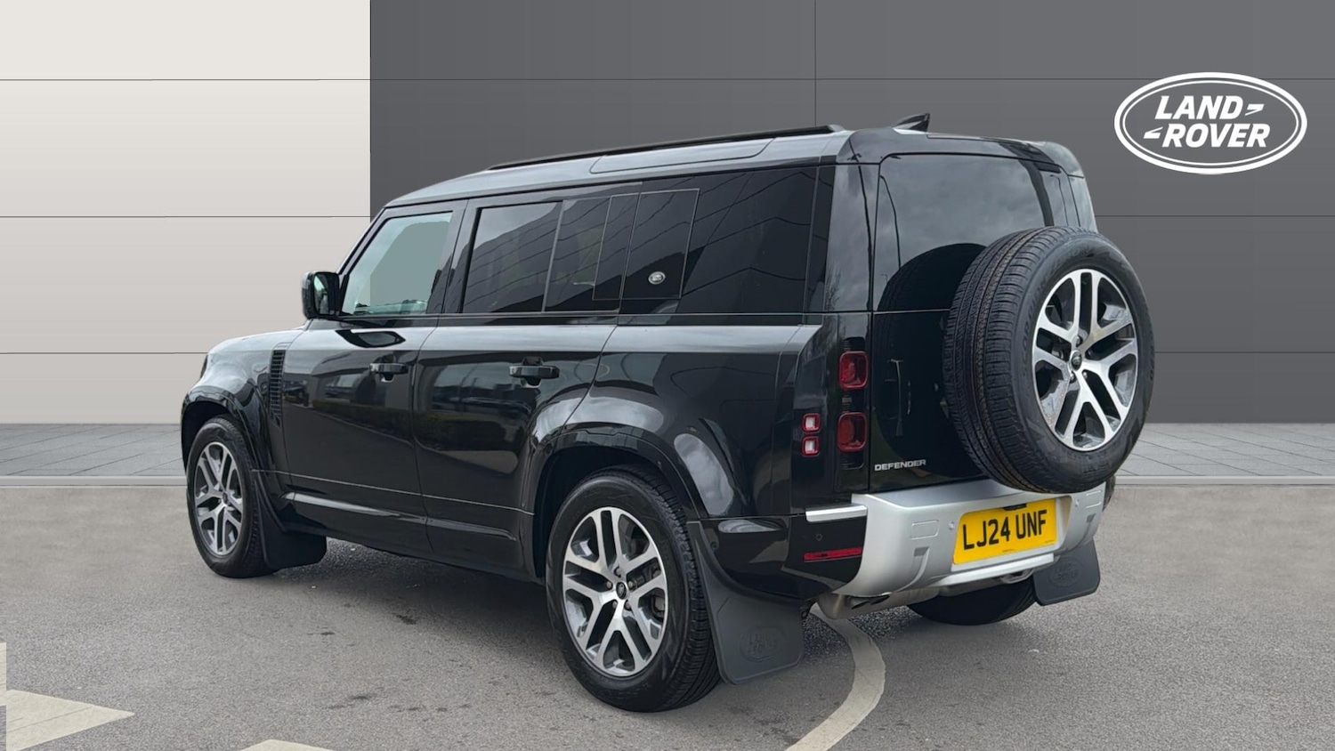 Used Land Rover Defender 2024 for sale - 78149762: Photo 2