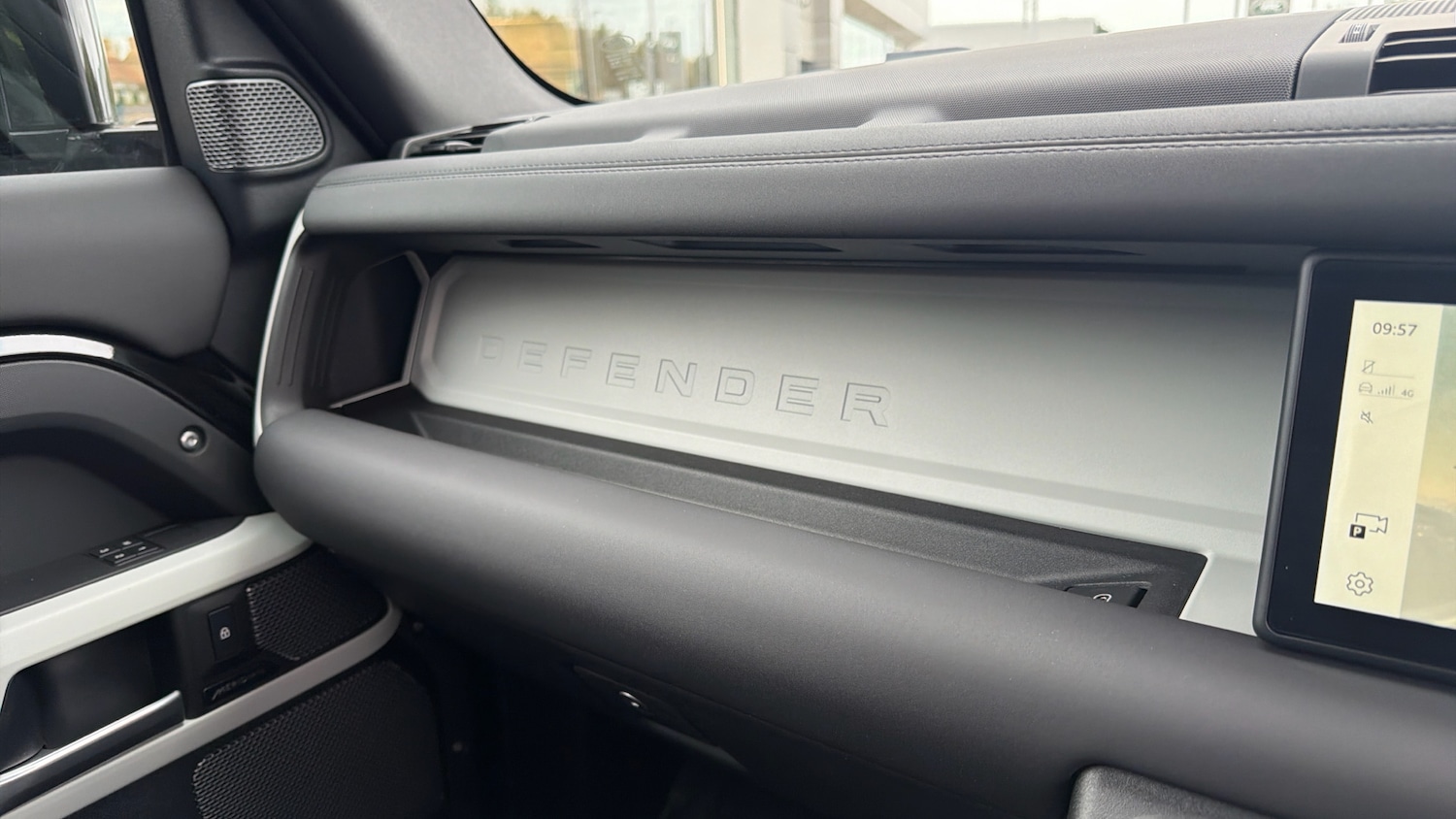 Used Land Rover Defender 2024 for sale - 78149762: Photo 23