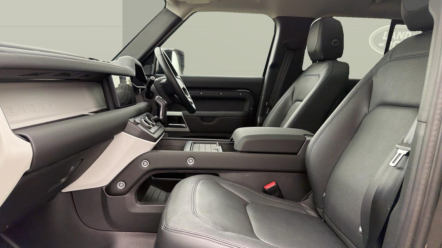 Used Land Rover Defender 2024 for sale - 78149762: Photo 3