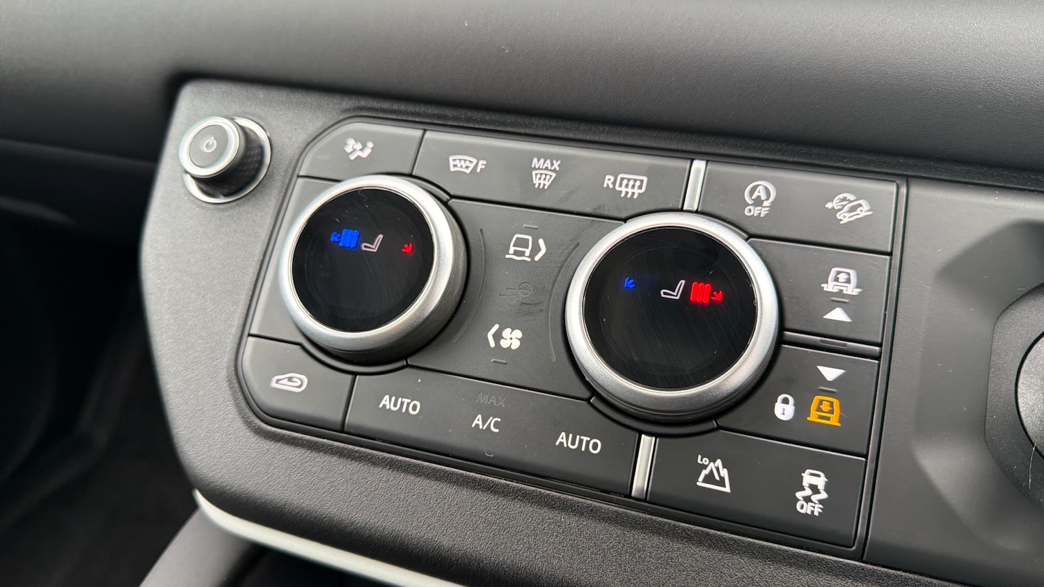 Used Land Rover Defender 2024 for sale - 78149762: Photo 38