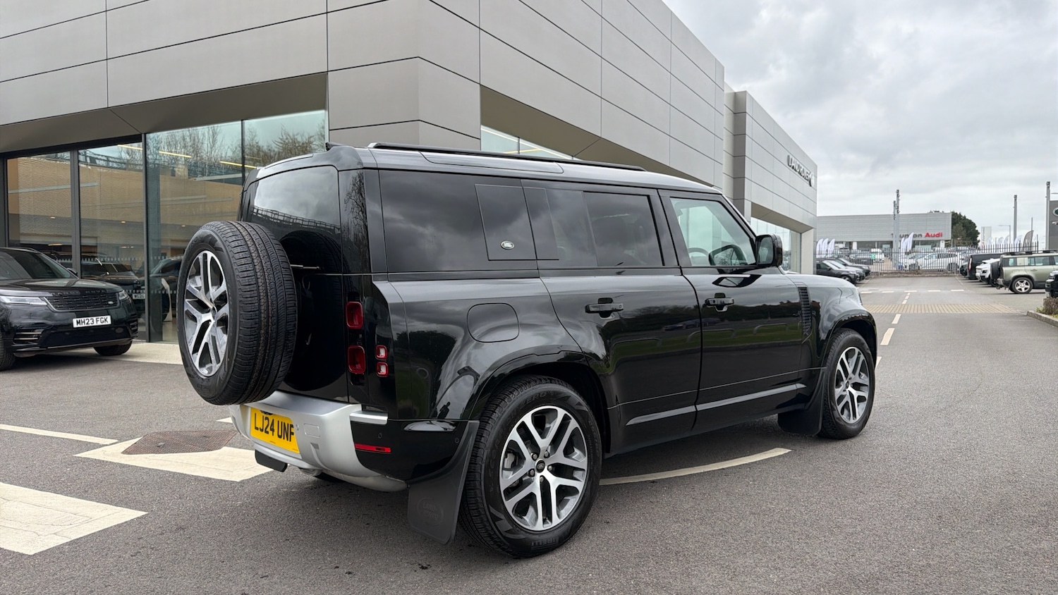 Used Land Rover Defender 2024 for sale - 78149762: Photo 46