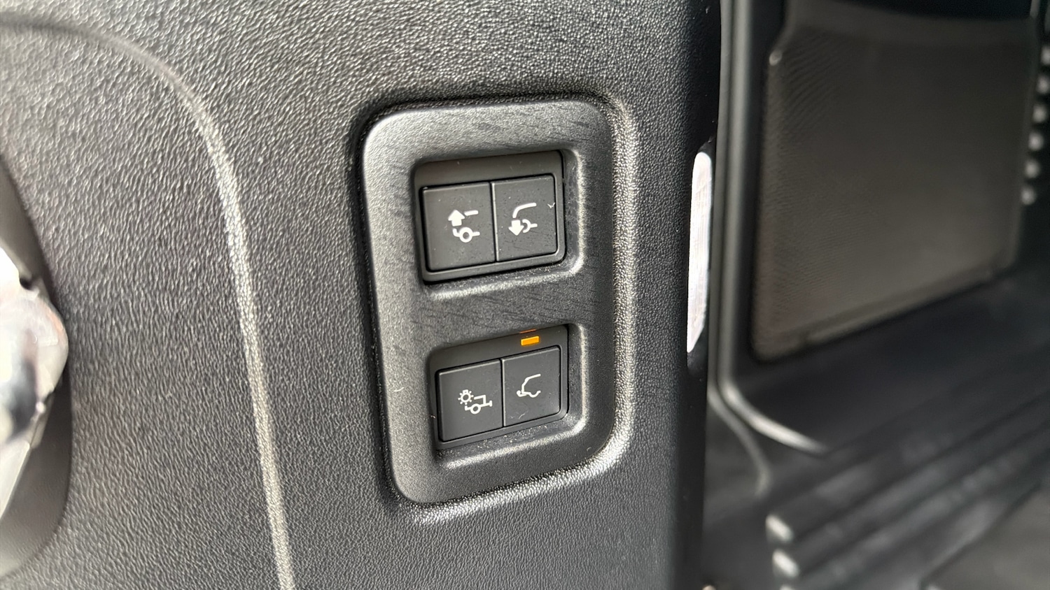 Used Land Rover Defender 2024 for sale - 78149762: Photo 50