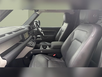 Used Land Rover Defender 2023 for sale - 78826155: Photo