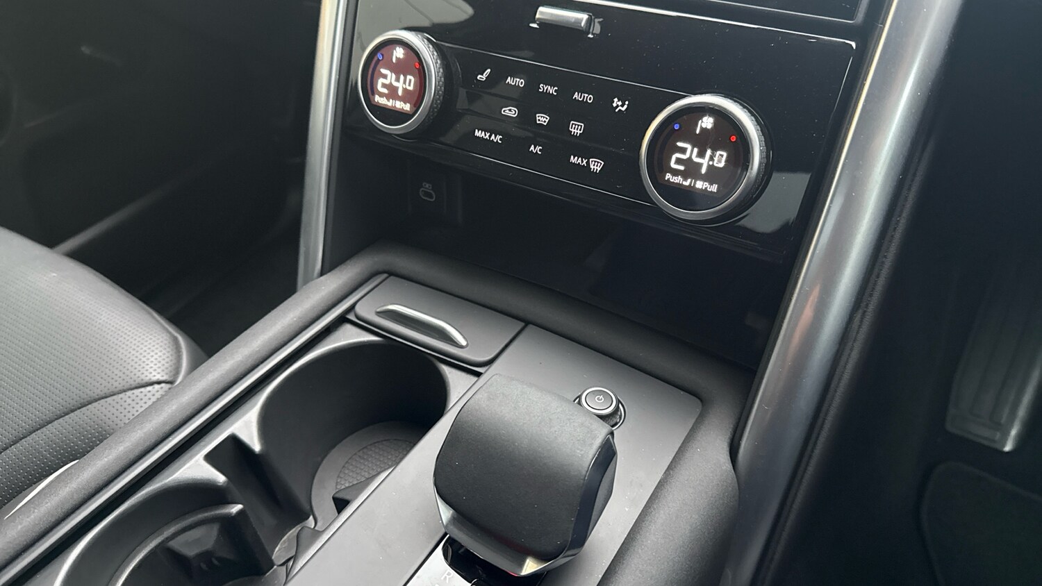 Used Land Rover Discovery 2024 for sale - 76315280: Photo 13