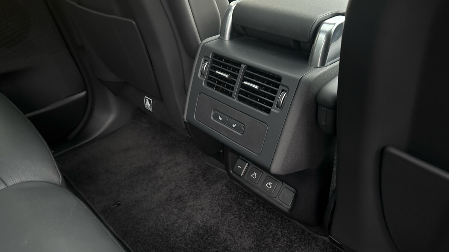 Used Land Rover Discovery 2024 for sale - 76315280: Photo 18