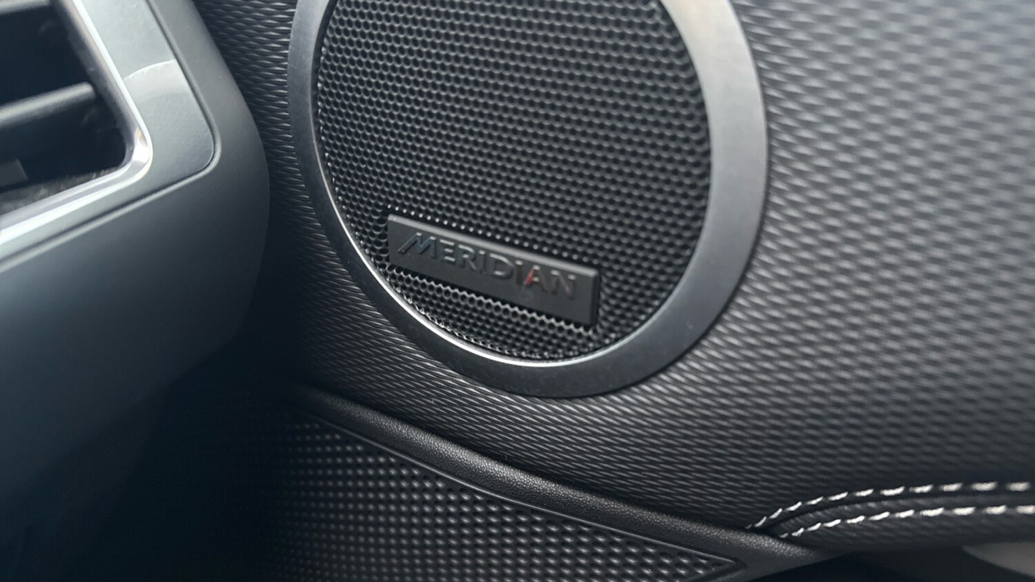 Used Land Rover Discovery 2024 for sale - 76315280: Photo 22