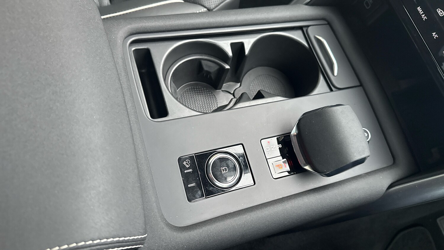 Used Land Rover Discovery 2024 for sale - 76315280: Photo 33