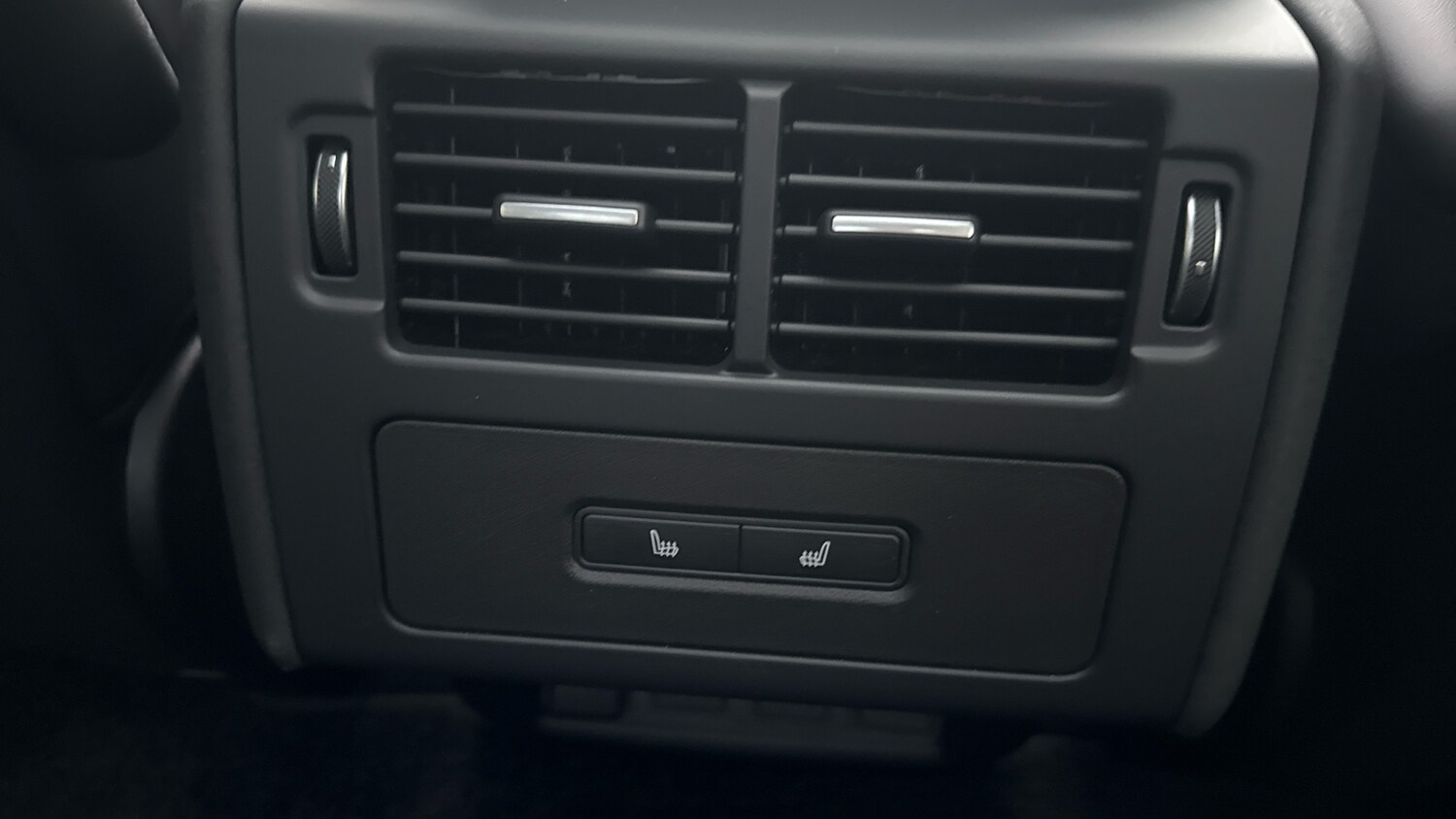 Used Land Rover Discovery 2024 for sale - 76315280: Photo 36