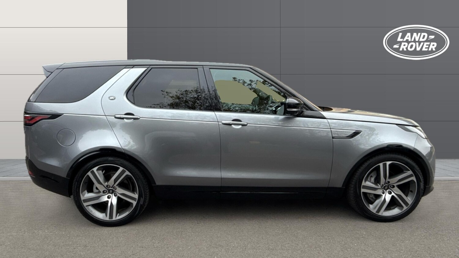 Used Land Rover Discovery 2024 for sale - 76315280: Photo 5