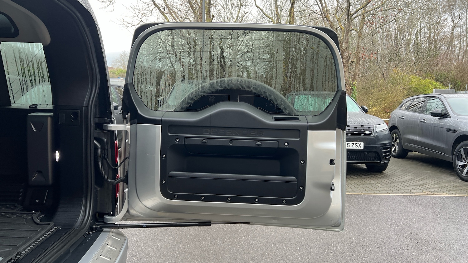 Used Land Rover Defender 2020 for sale - 77366061: Photo 24