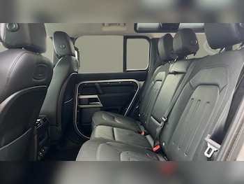 Used Land Rover Defender 2020 for sale - 77366061: Photo