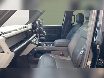 Used Land Rover Defender 2024 for sale - 79421295: Photo