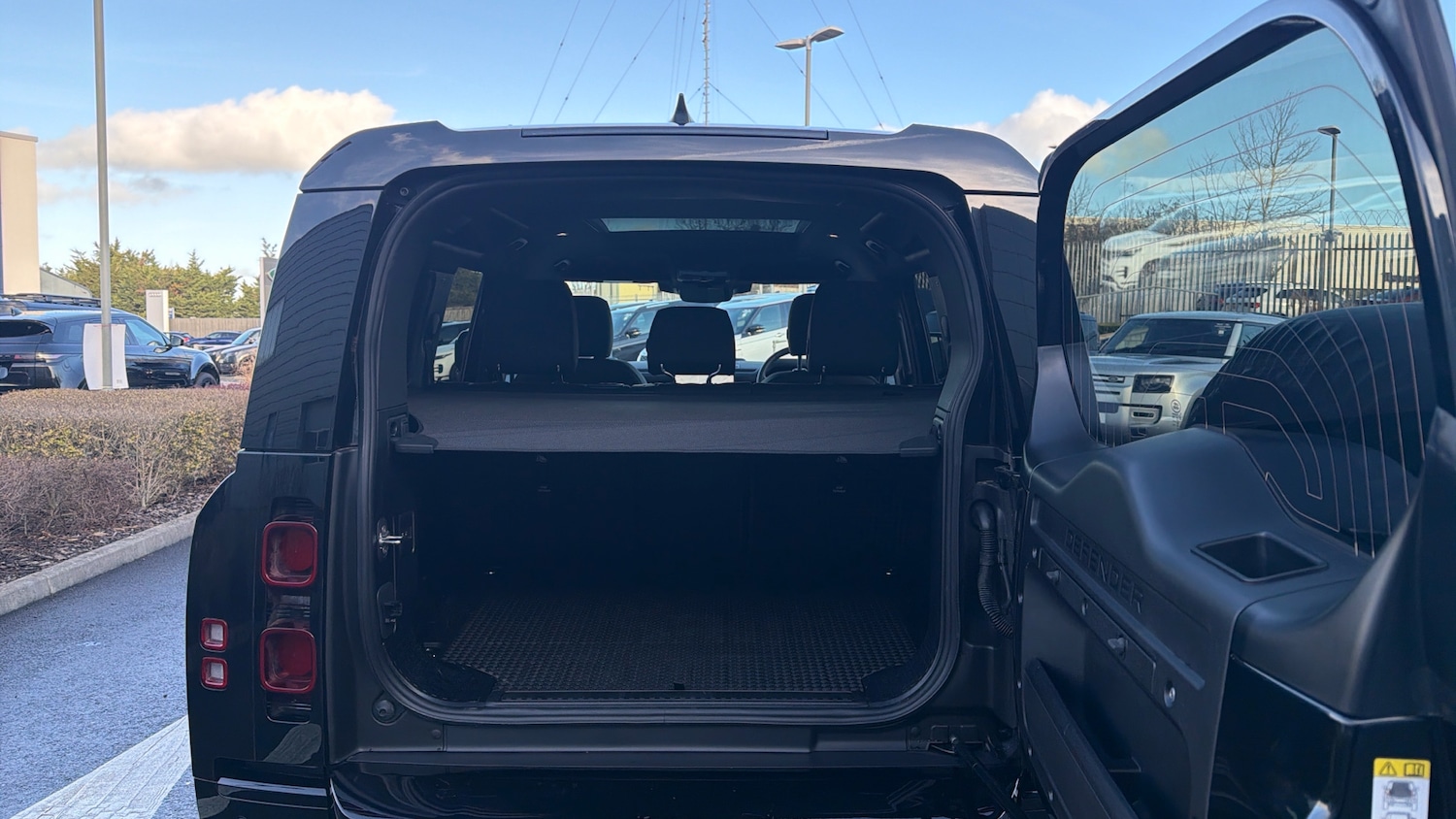 Used Land Rover Defender 2025 for sale - 77300958: Photo 10