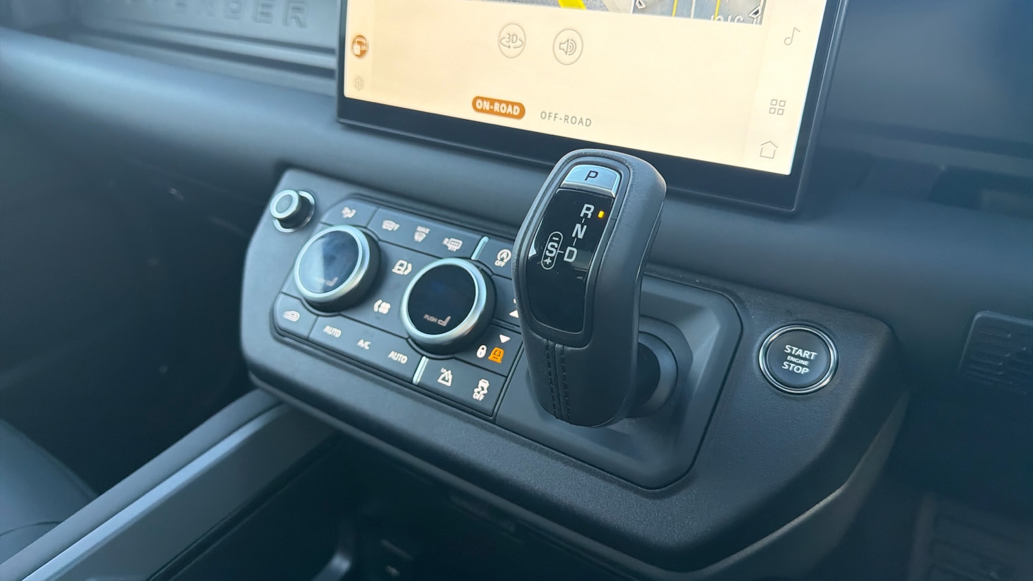 Used Land Rover Defender 2025 for sale - 77300958: Photo 13