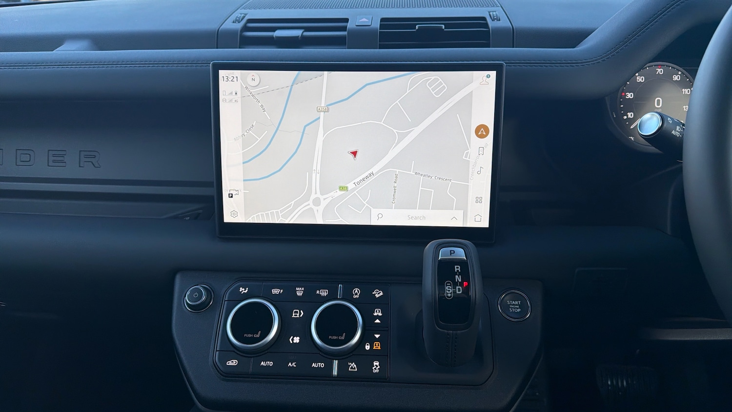 Used Land Rover Defender 2025 for sale - 77300958: Photo 14