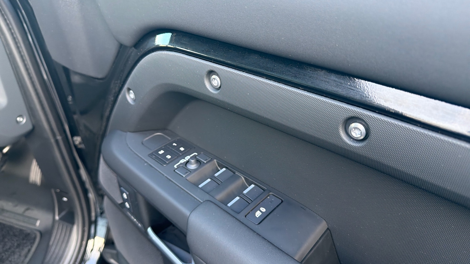 Used Land Rover Defender 2025 for sale - 77300958: Photo 28