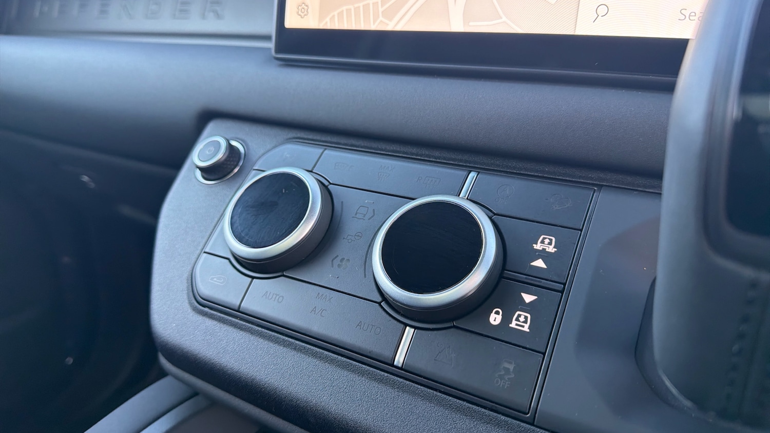 Used Land Rover Defender 2025 for sale - 77300958: Photo 31