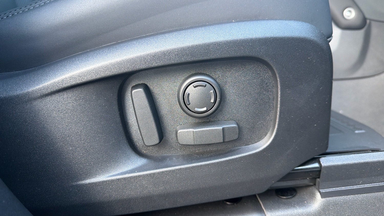 Used Land Rover Defender 2025 for sale - 77300958: Photo 33