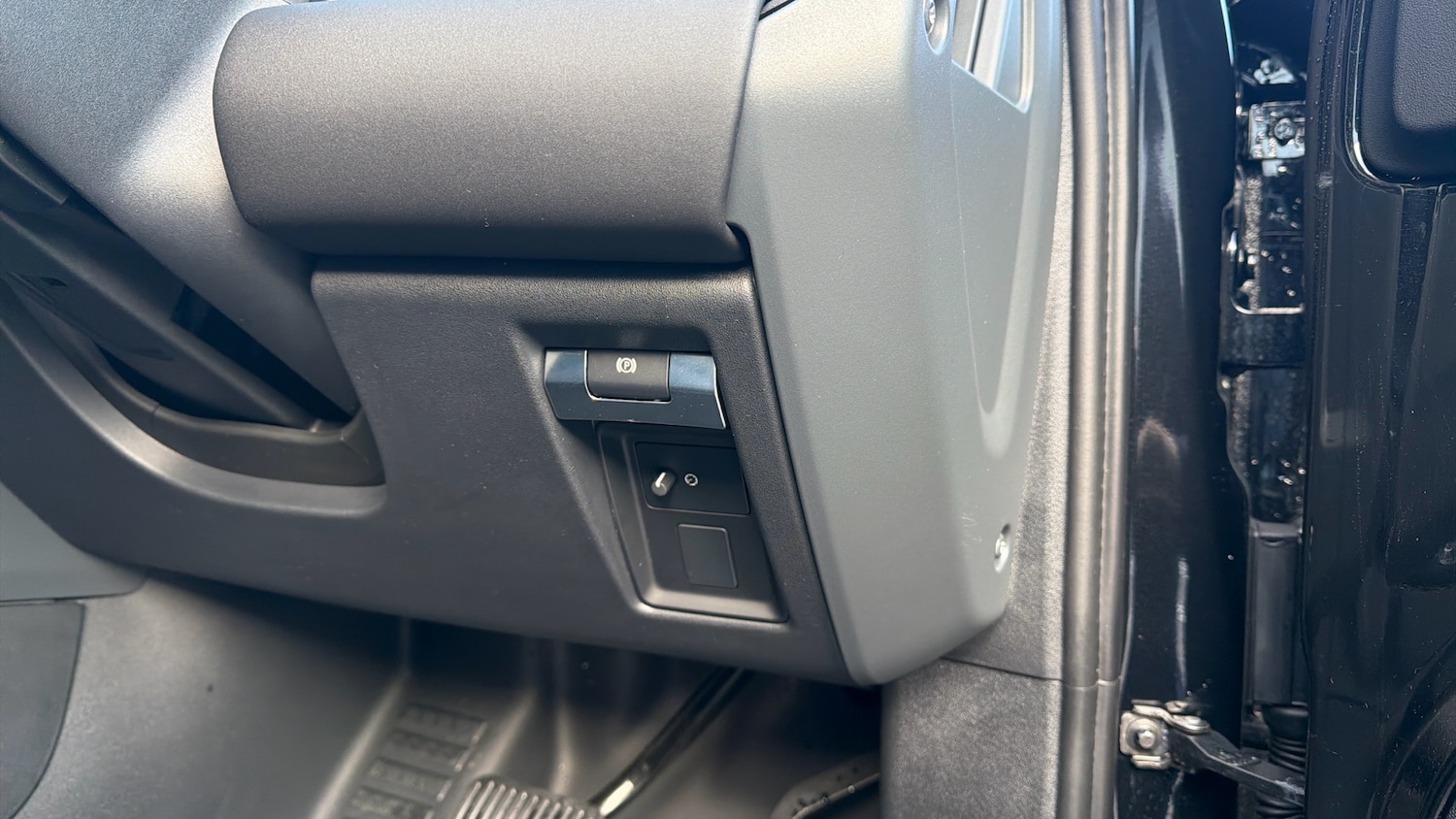 Used Land Rover Defender 2025 for sale - 77300958: Photo 34