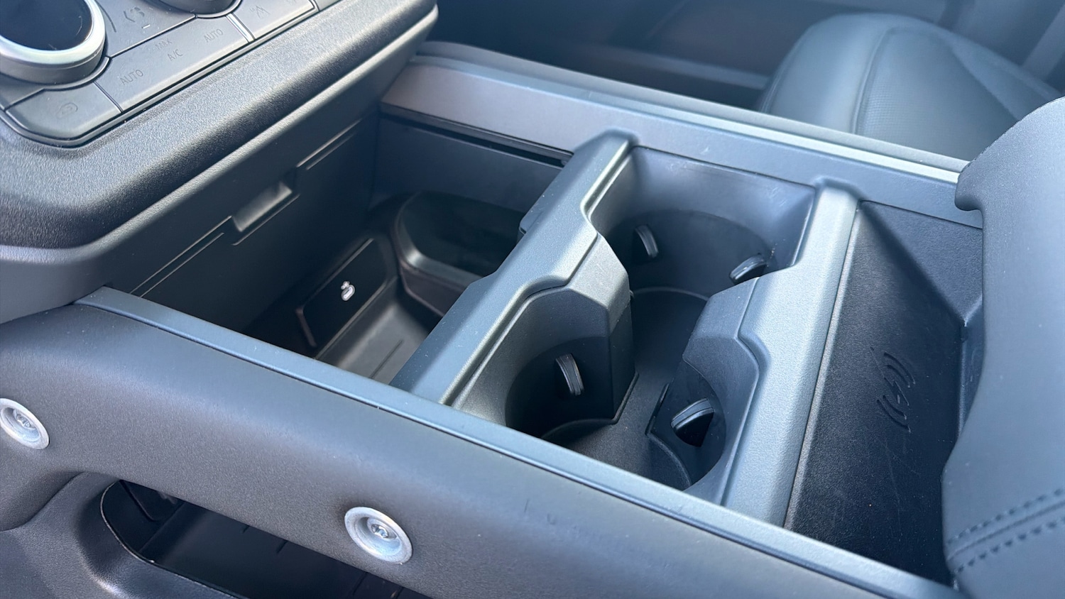 Used Land Rover Defender 2025 for sale - 77300958: Photo 36