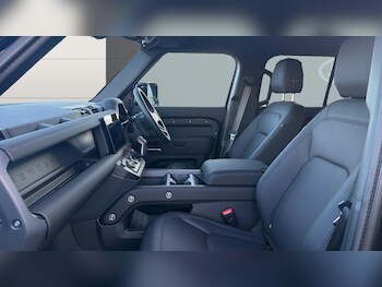 Used Land Rover Defender 2025 for sale - 77300958: Photo