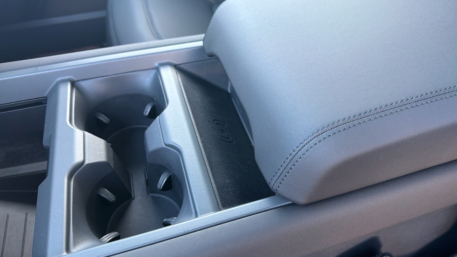 Used Land Rover Defender 2025 for sale - 77300958: Photo 40