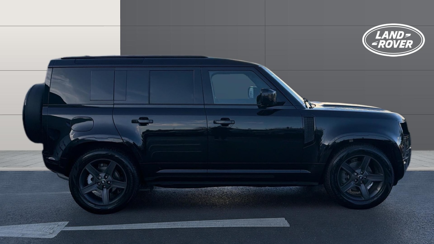 Used Land Rover Defender 2025 for sale - 77300958: Photo 5