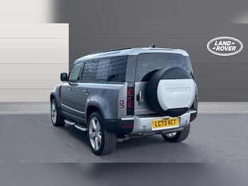 Used Land Rover Defender 2023 for sale - 75151204: Photo