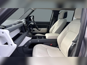 Used Land Rover Defender 2023 for sale - 75151204: Photo
