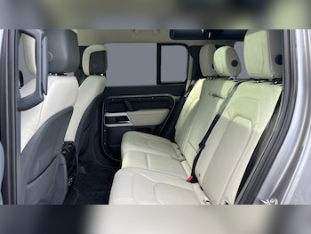 Used Land Rover Defender 2023 for sale - 75151204: Photo