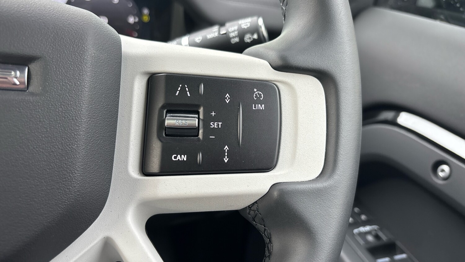 Used Land Rover Defender 2025 for sale - 77465570: Photo 40