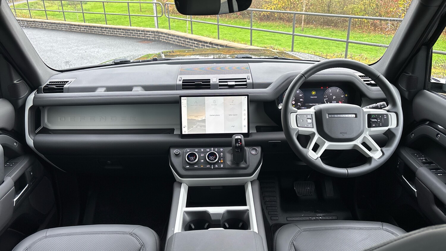 Used Land Rover Defender 2025 for sale - 77465570: Photo 9