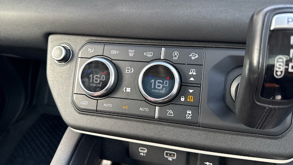 Used Land Rover Defender 2020 for sale - 76232214: Photo 30