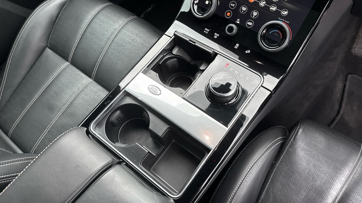 Used Land Rover Range Rover Velar 2019 for sale - 76896811: Photo 13