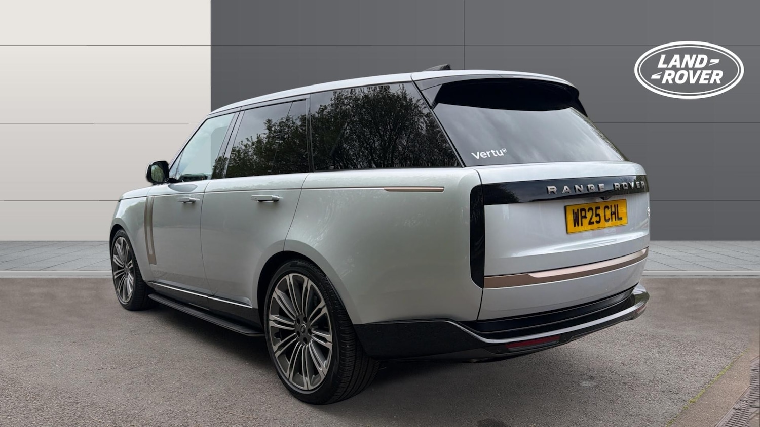 Used Land Rover Range Rover 2025 for sale - 78199371: Photo 2