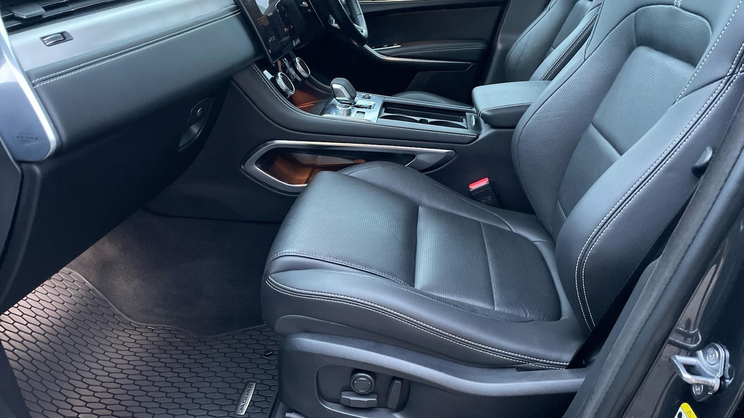 Used Jaguar F-Pace 2023 for sale - 77617737: Photo 3