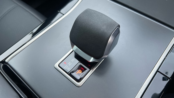Used Land Rover Range Rover Velar 2024 for sale - 76222147: Photo 13