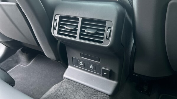 Used Land Rover Range Rover Velar 2024 for sale - 76222147: Photo 18